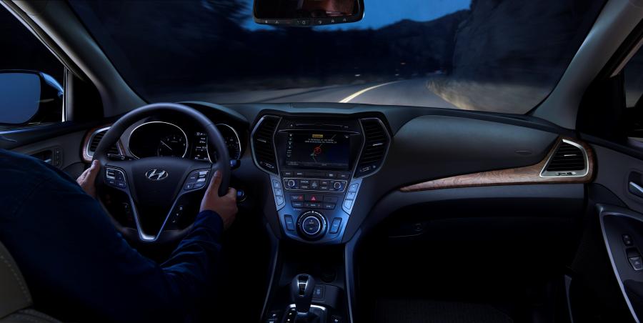 Торпедо Hyundai Santa Fe 2016 года  (US) (фото 18 из 23)